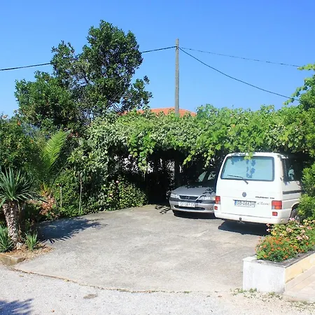 Apartments With Parking Space Viganj, Peljesac - 10188 *